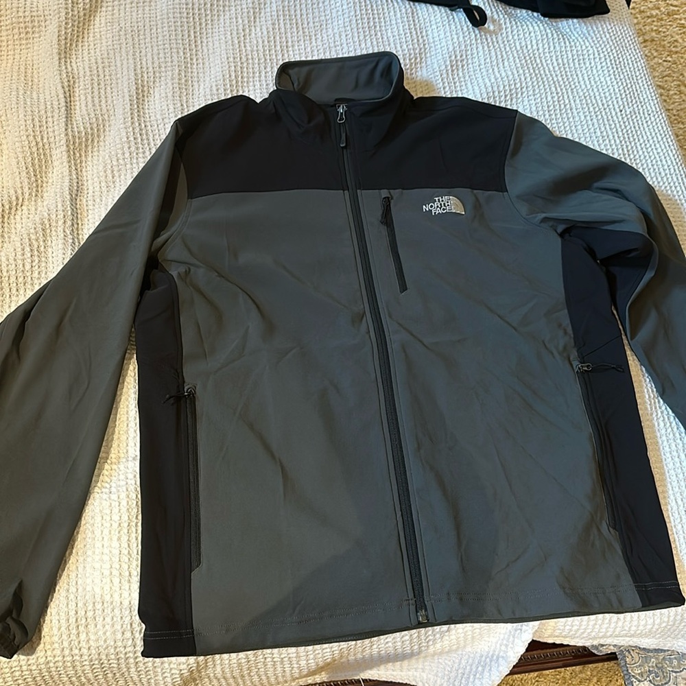 Men’s lightweight northface. Size XL